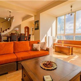 5 bedroom villa with pool, near Acharavi, sleeps 9